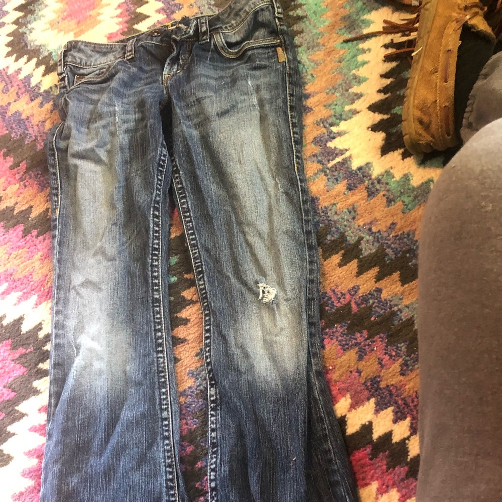 Silver Tuesday Jean 27/31, hole in left knee